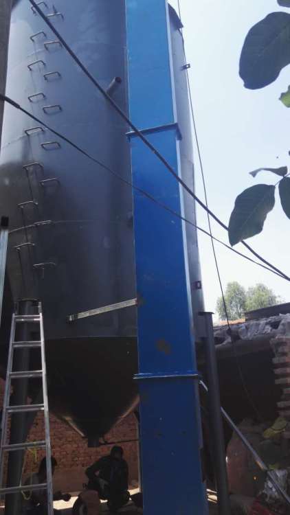 化肥垂直斗式提升機(jī)加工廠 打造大提升量斗式提升機(jī)的專業(yè)廠家